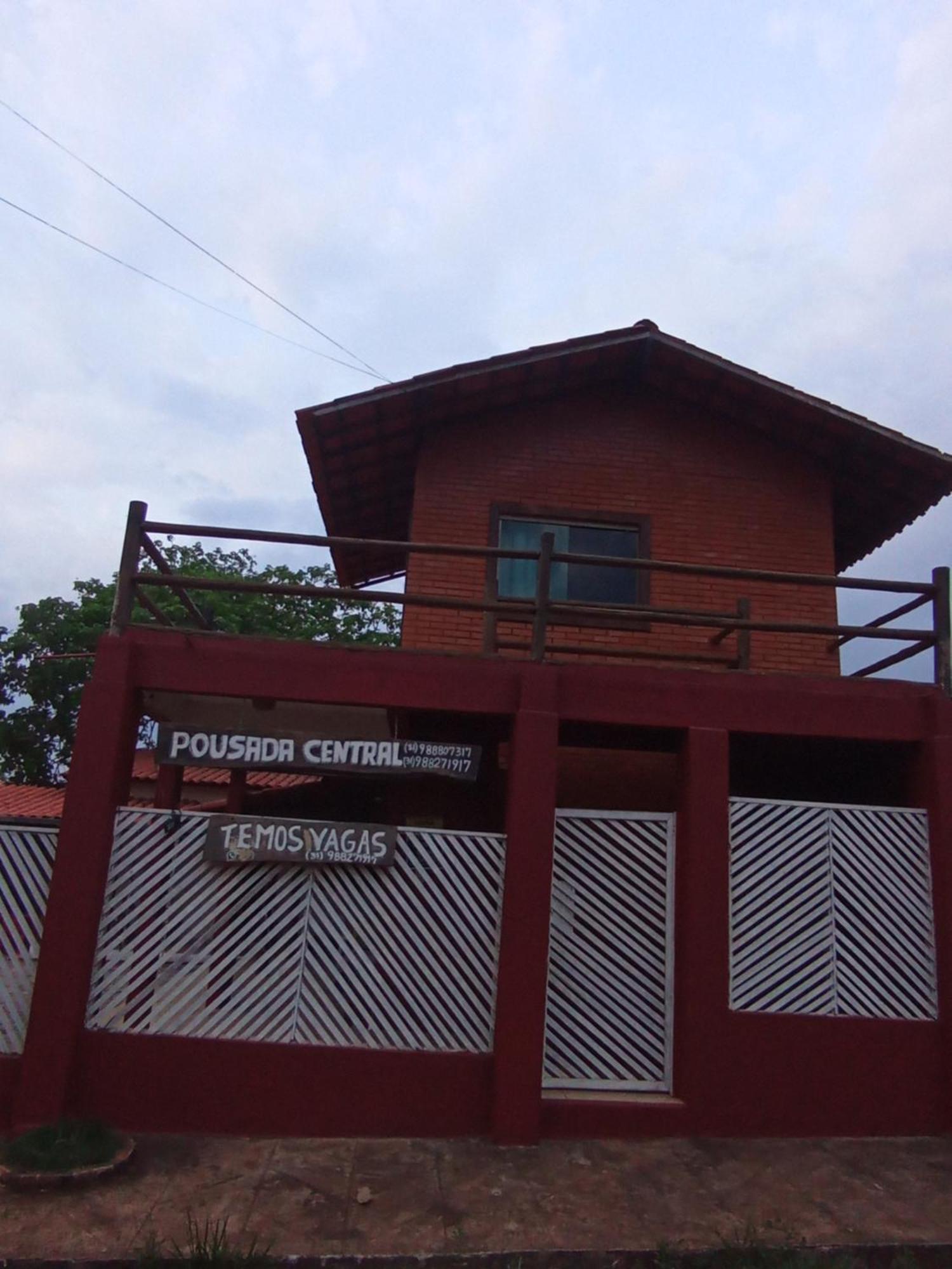 Pousada Central Santana Do Riacho Esterno foto